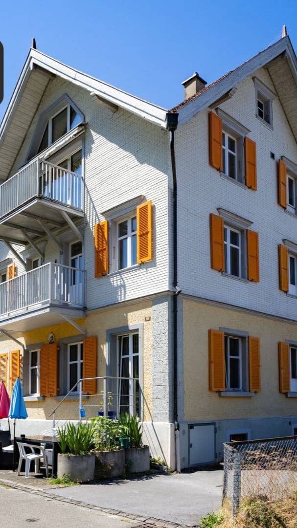 Frisch im Verkauf: Freistehendes EFH mit Einliegerwohnung in Rheineck! Einziehen und von Tag 1 an profitieren.